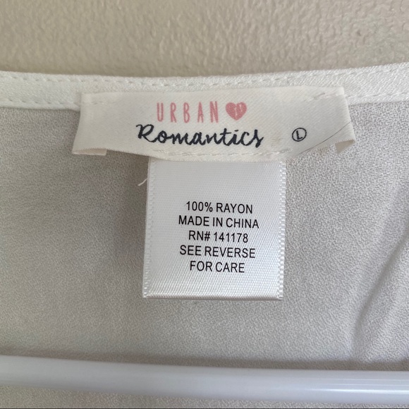 5/$25 🚨LAST CHANCE🚨 Short sleeve button up shirt - Picture 3 of 4